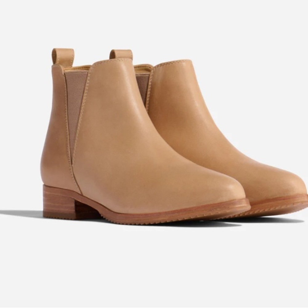 ✨New in Box✨ Nisolo Eva Everyday Chelsea Boot Sz 9.5